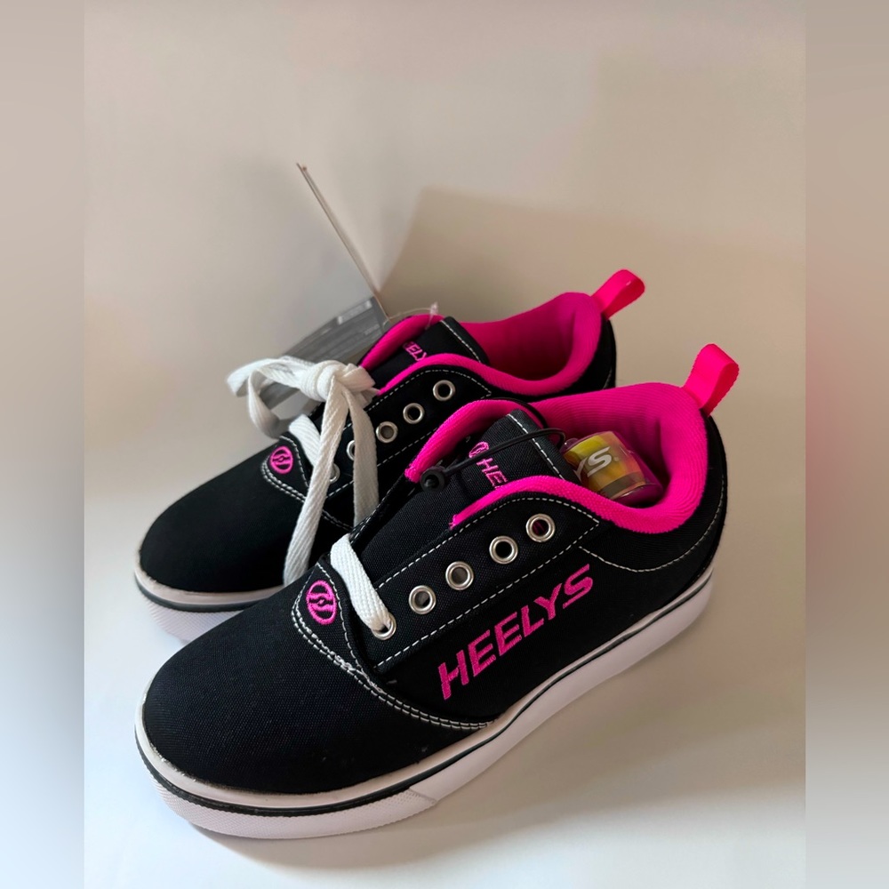 NEW Heelys Shoes